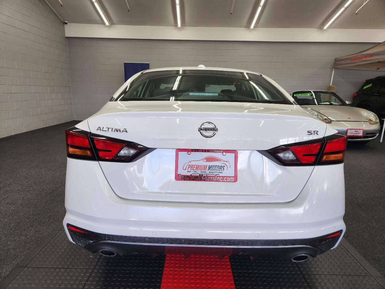 Nissan Altima  2022