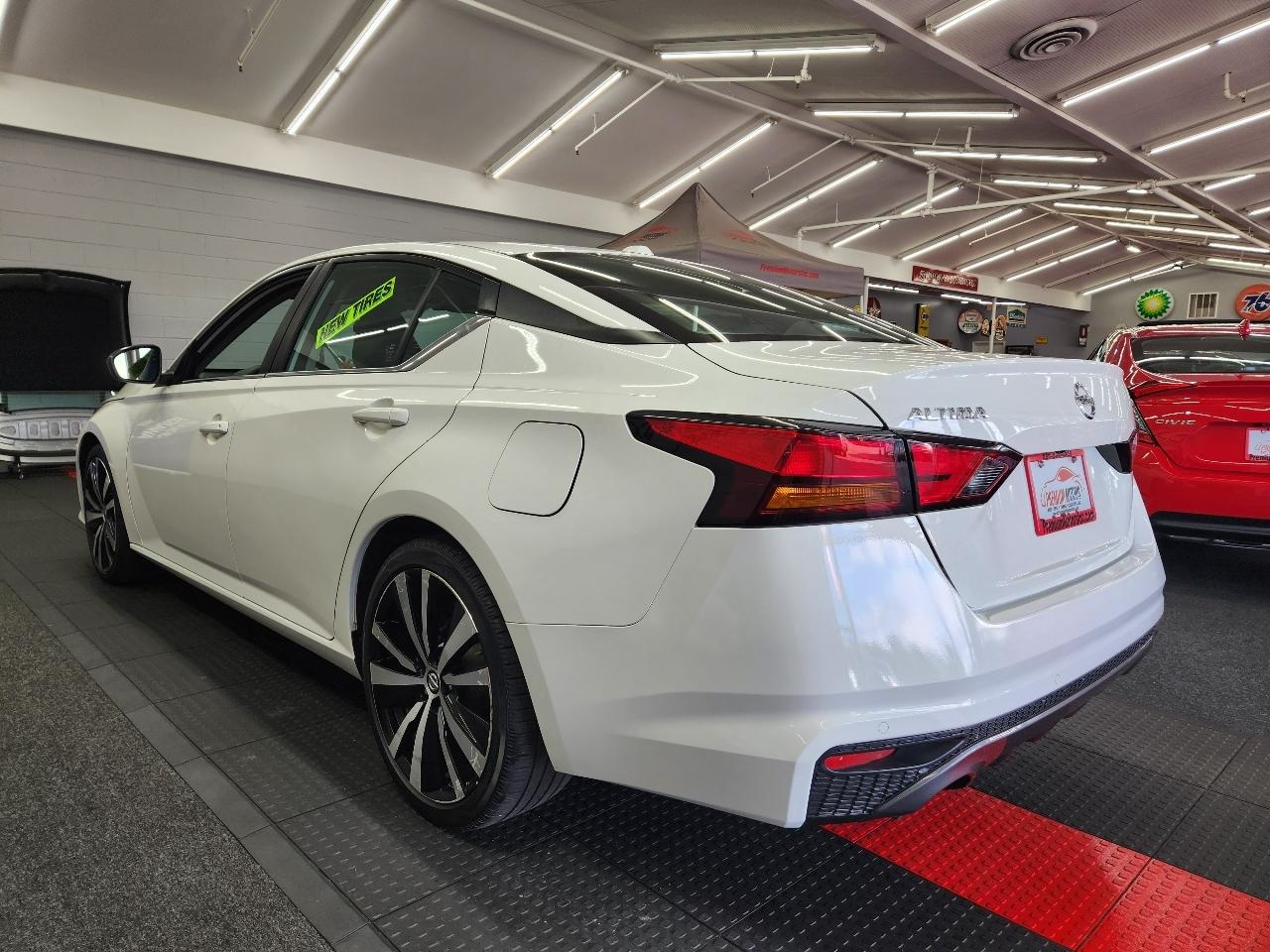 Nissan Altima  2022