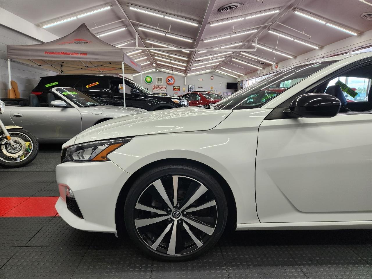 Nissan Altima  2022