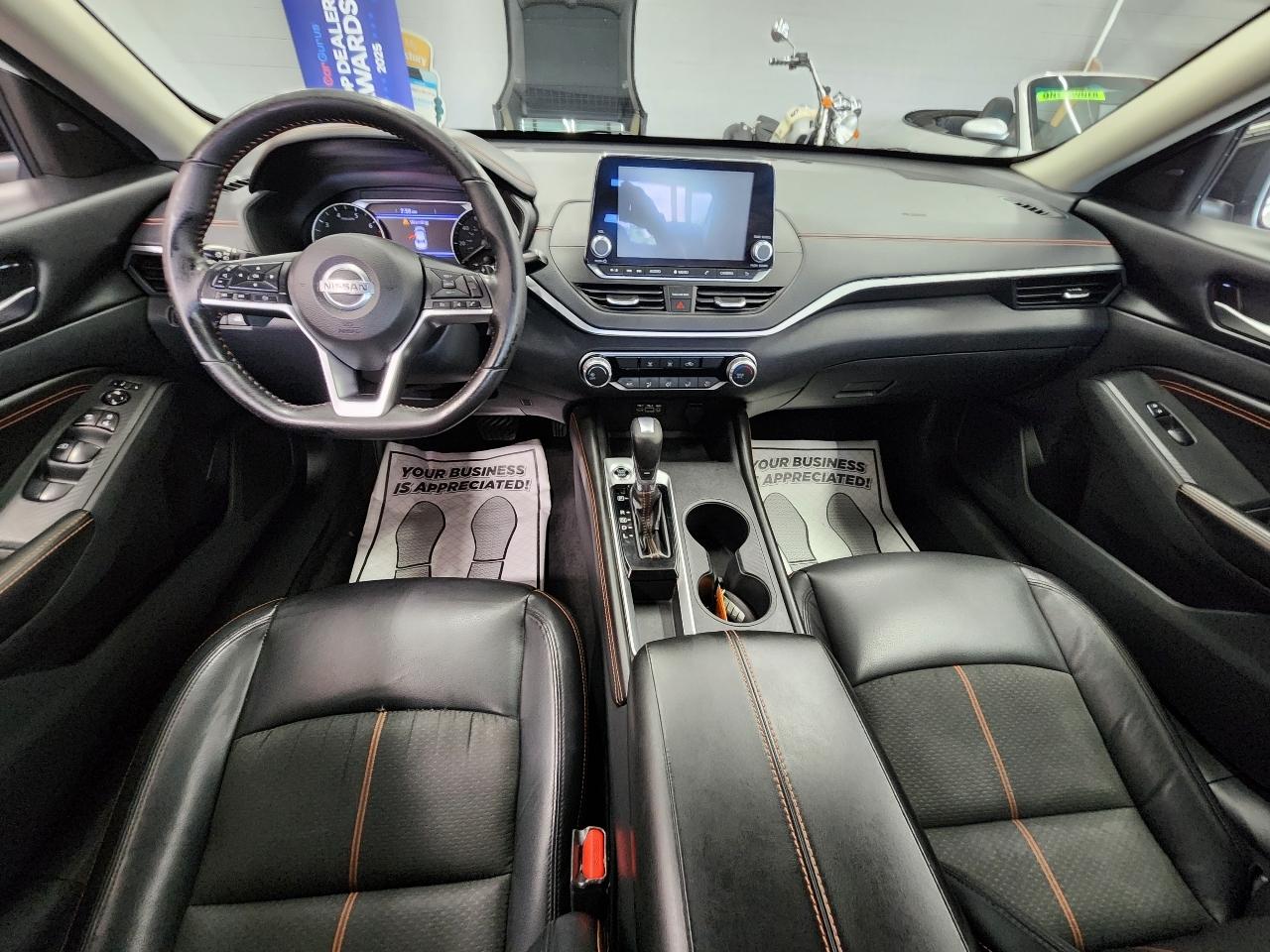 Nissan Altima  2022