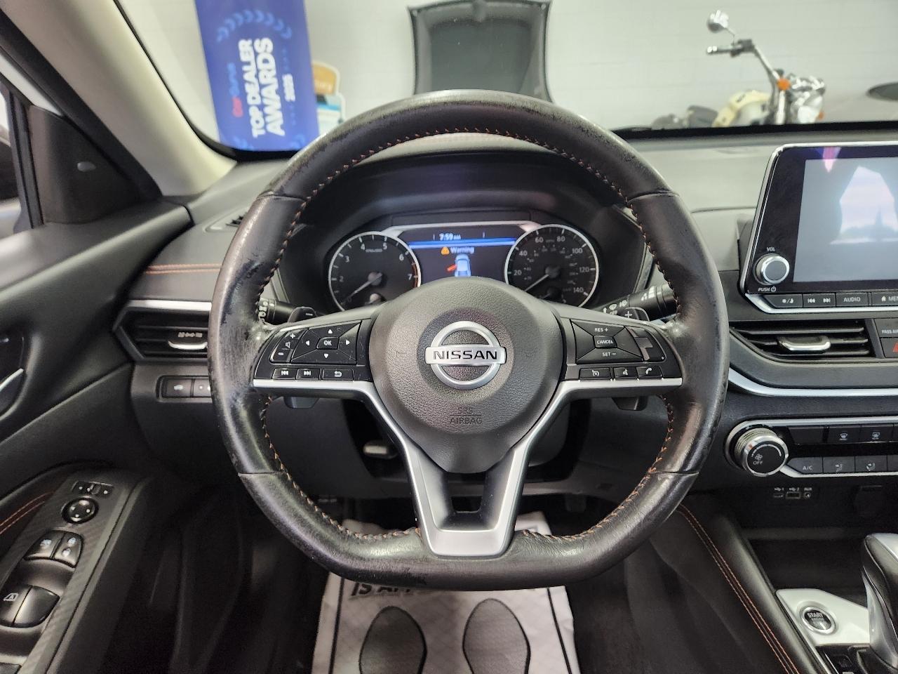 Nissan Altima  2022