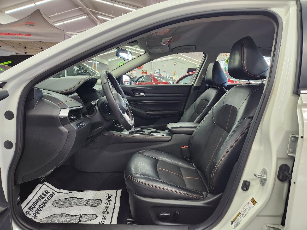 Nissan Altima  2022