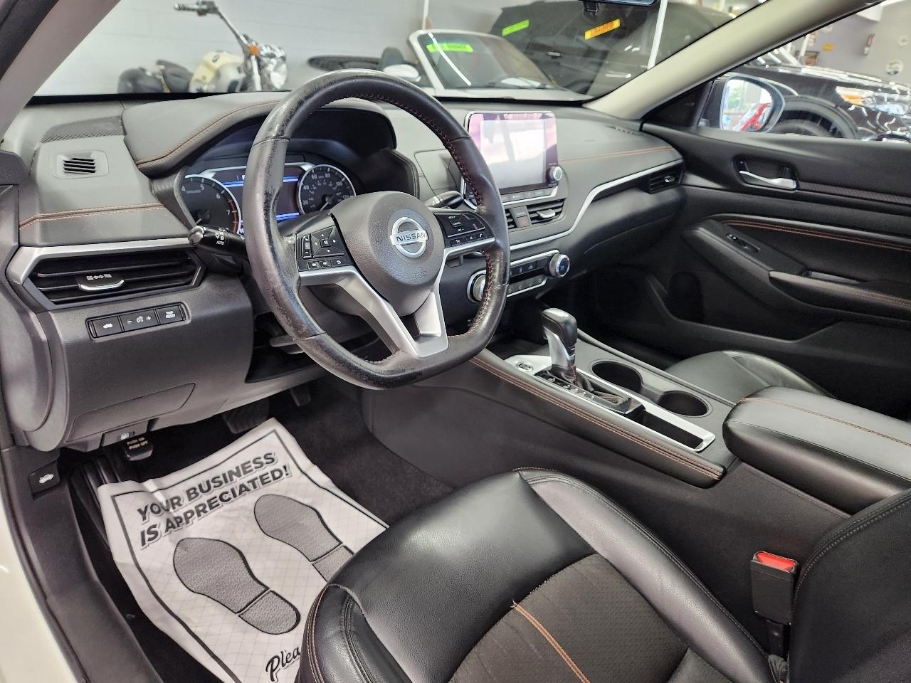 Nissan Altima  2022