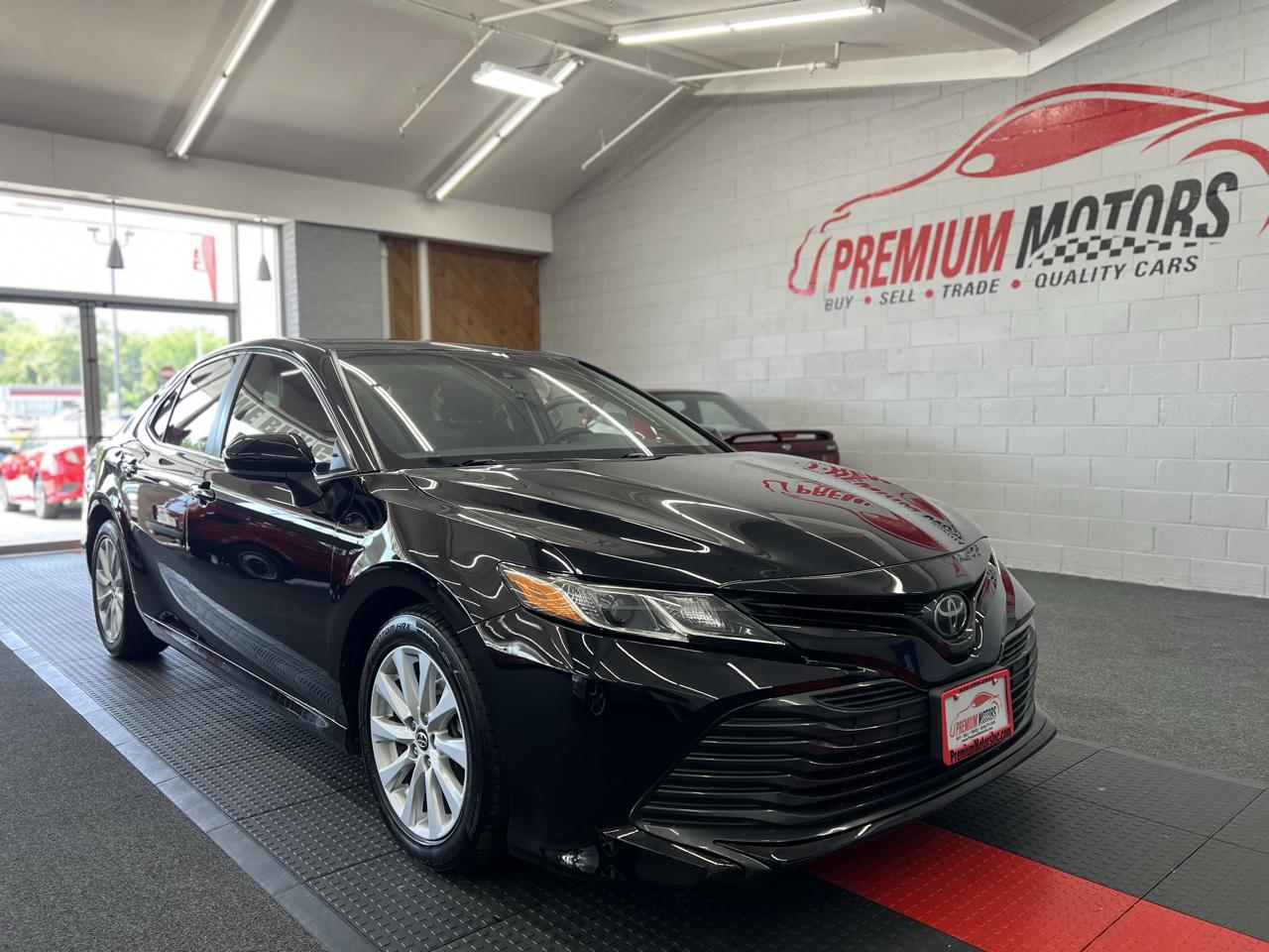 Toyota Camry 4dr Sdn LE Auto 2018