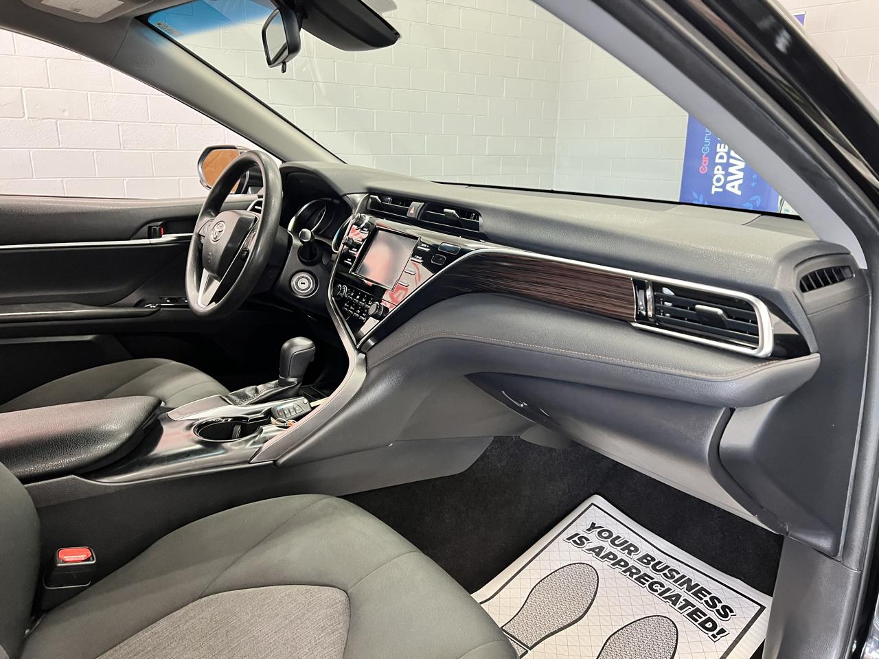 Toyota Camry 4dr Sdn LE Auto 2018