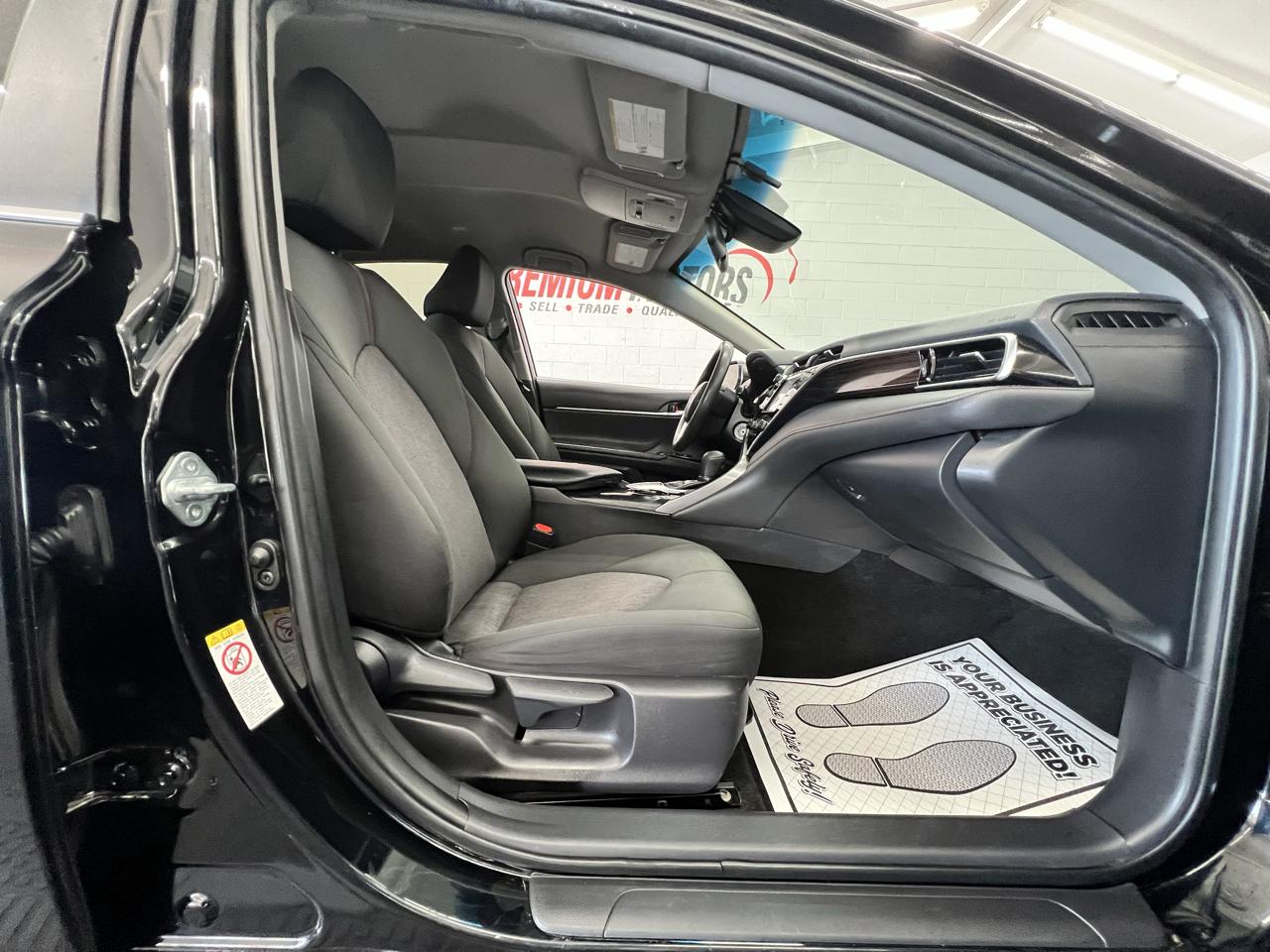 Toyota Camry 4dr Sdn LE Auto 2018