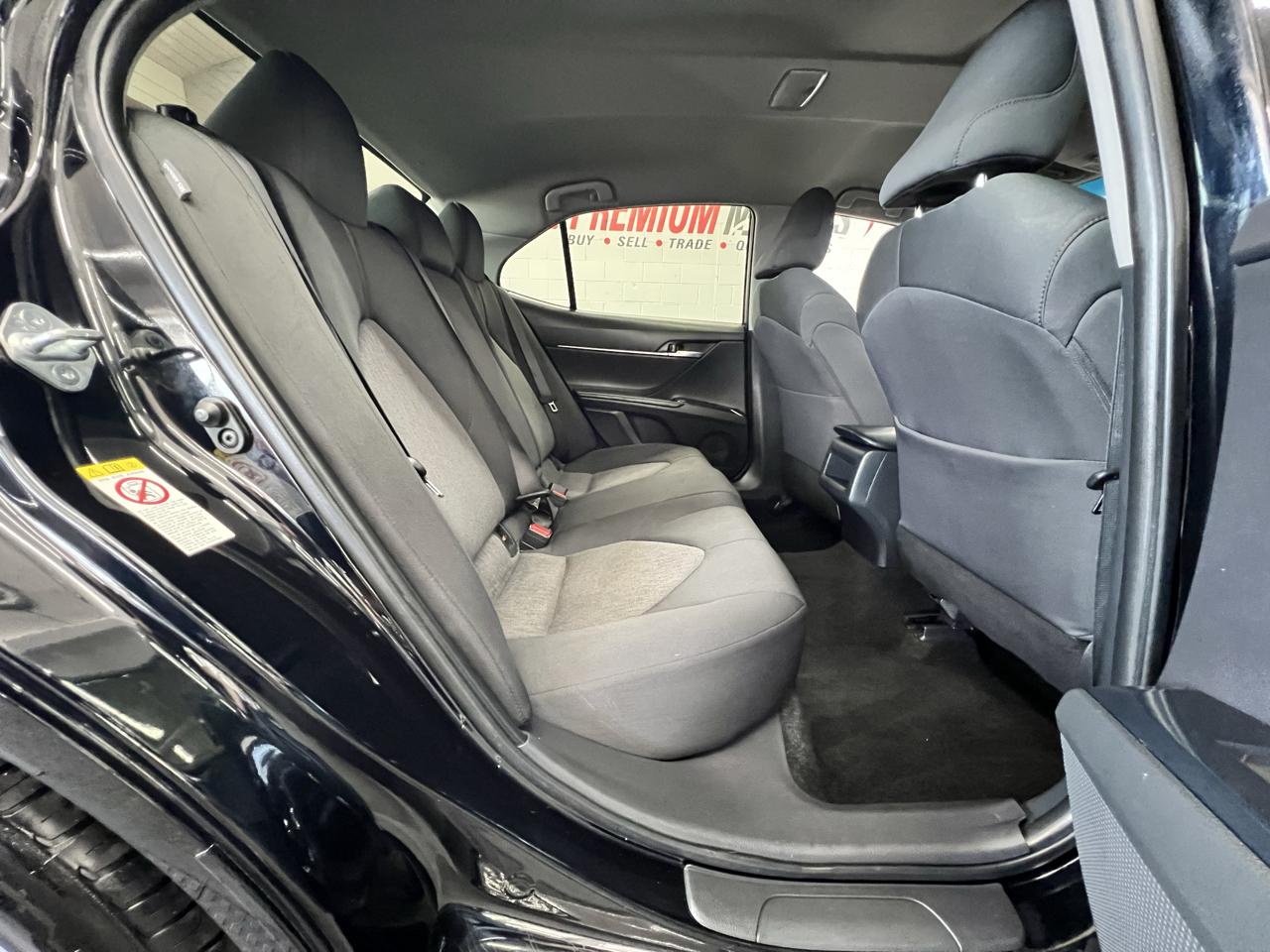 Toyota Camry 4dr Sdn LE Auto 2018