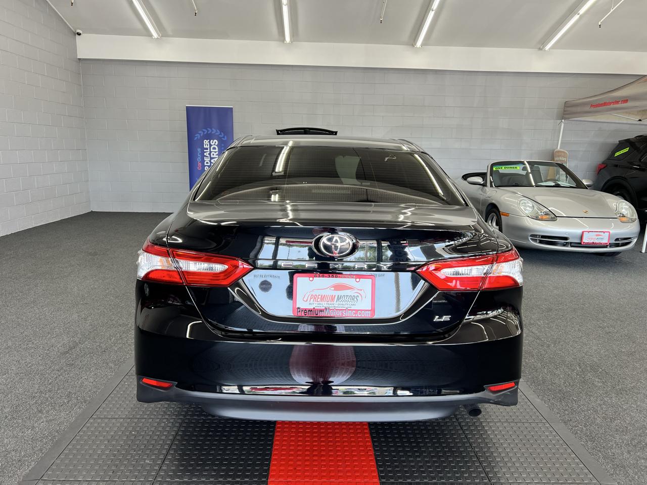Toyota Camry 4dr Sdn LE Auto 2018