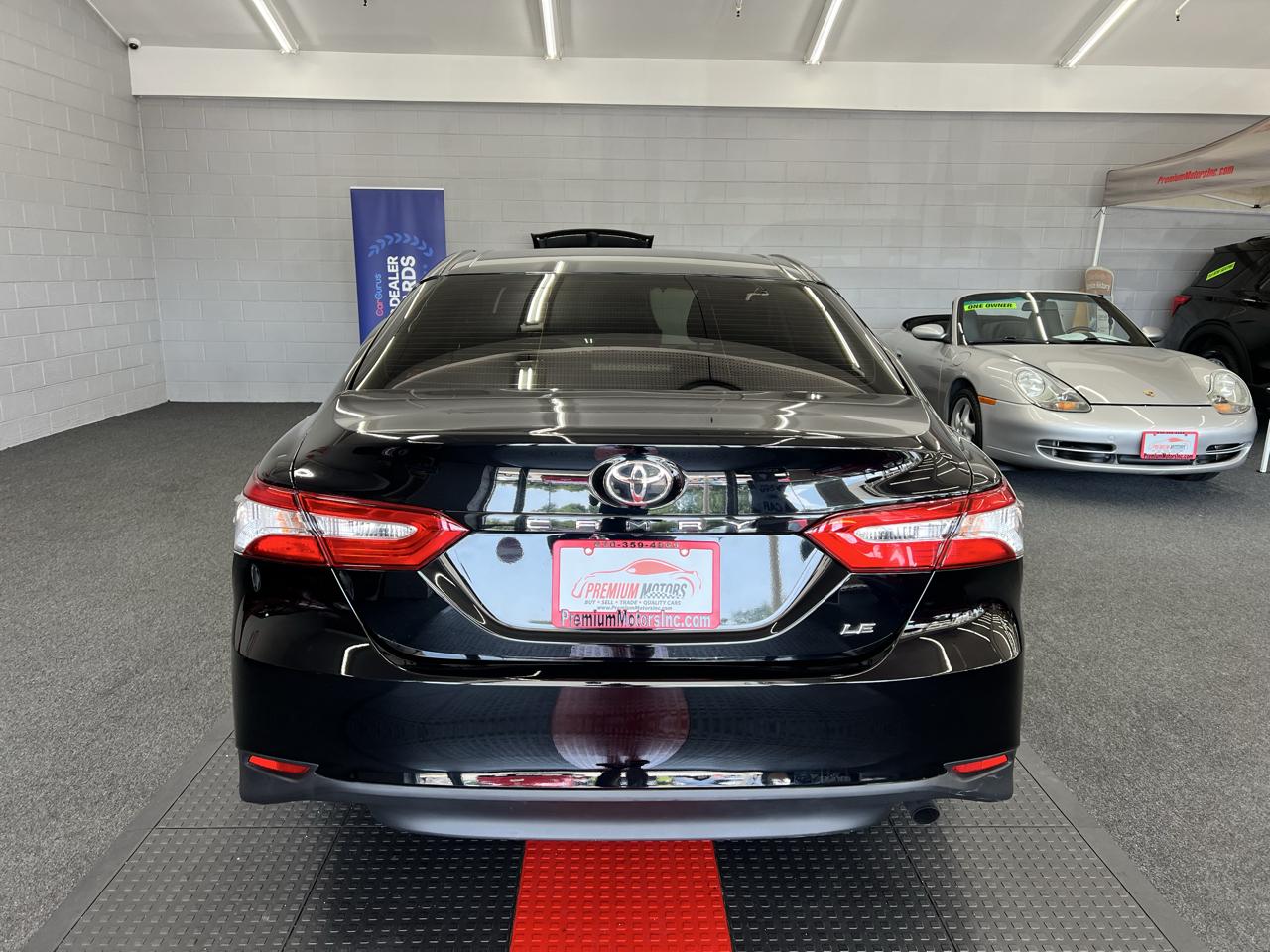 Toyota Camry 4dr Sdn LE Auto 2018