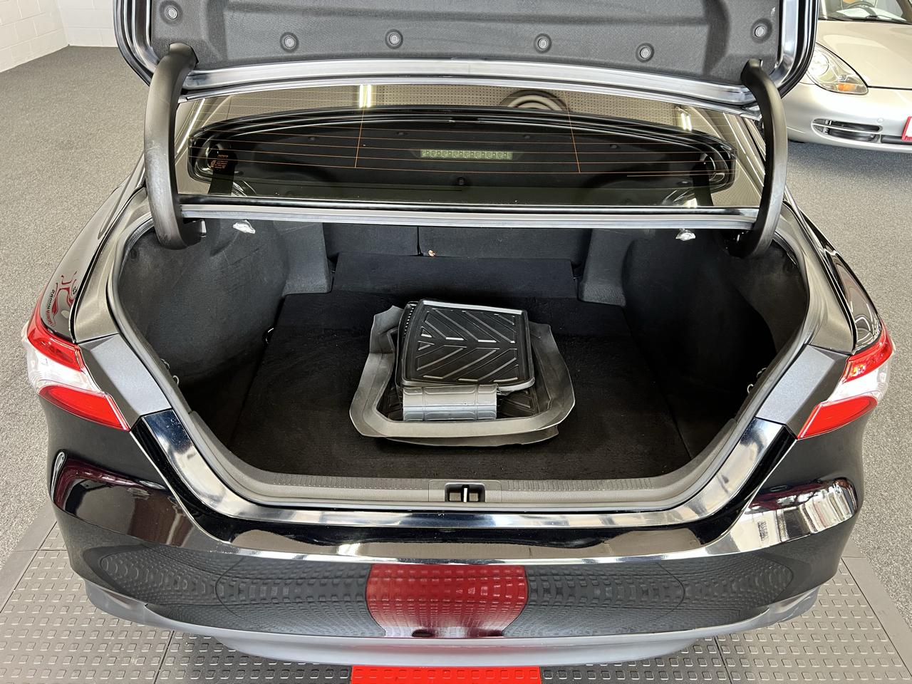 Toyota Camry 4dr Sdn LE Auto 2018