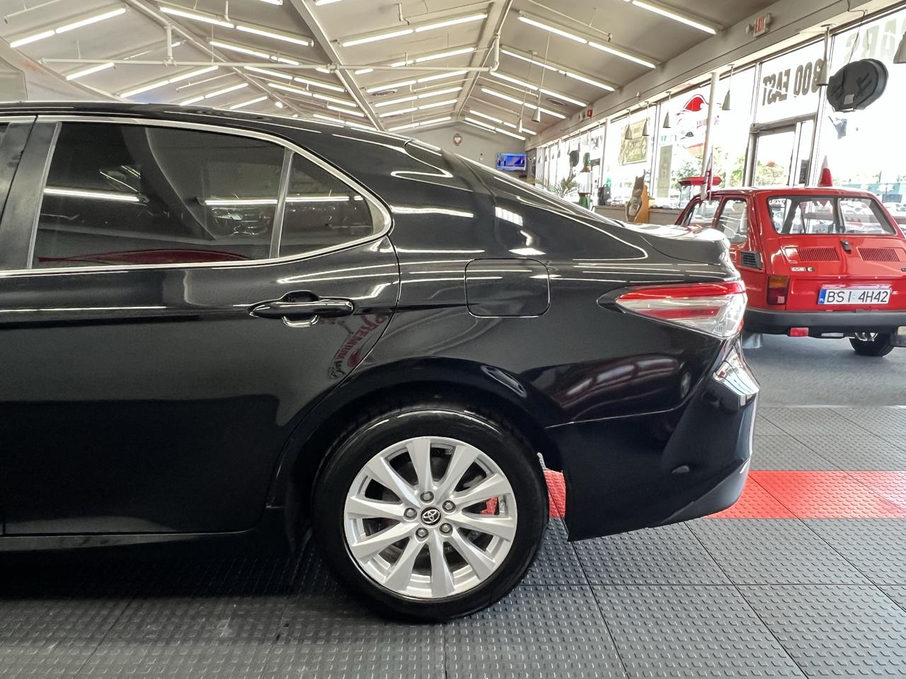 Toyota Camry 4dr Sdn LE Auto 2018