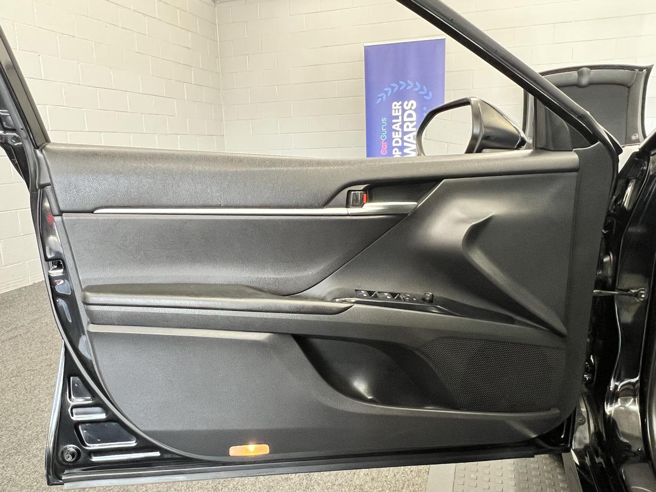 Toyota Camry 4dr Sdn LE Auto 2018