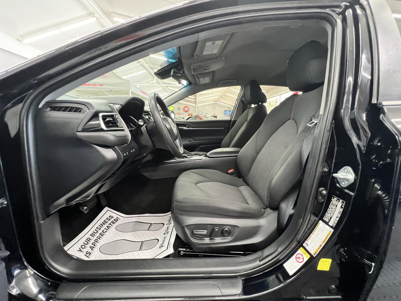 Toyota Camry 4dr Sdn LE Auto 2018