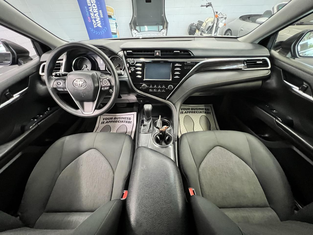 Toyota Camry 4dr Sdn LE Auto 2018