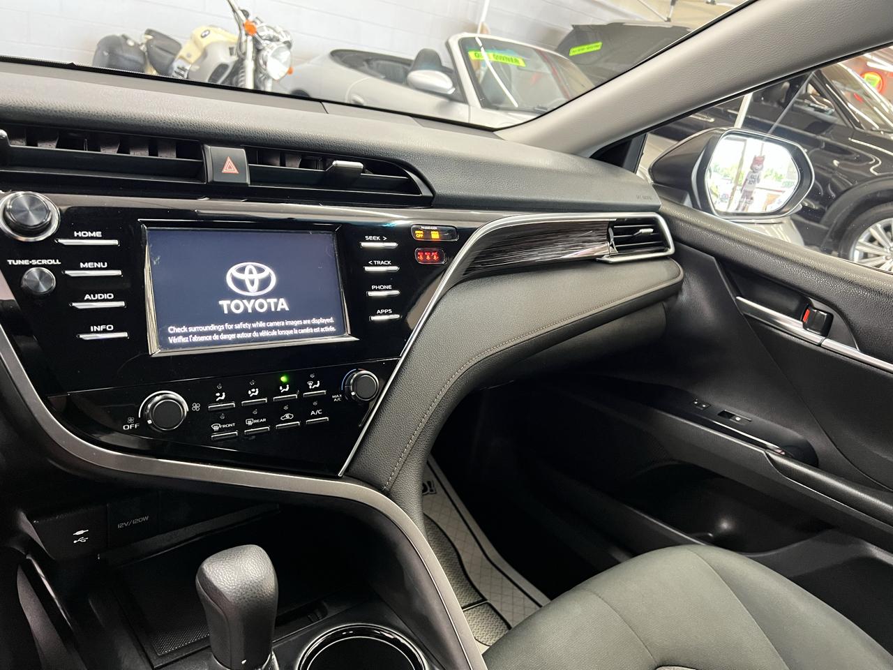 Toyota Camry 4dr Sdn LE Auto 2018