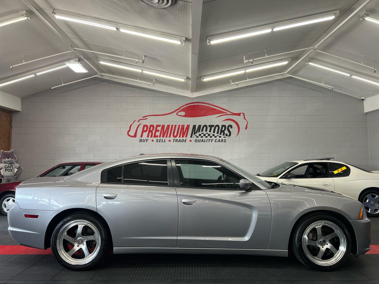 Dodge Charger SE 2014