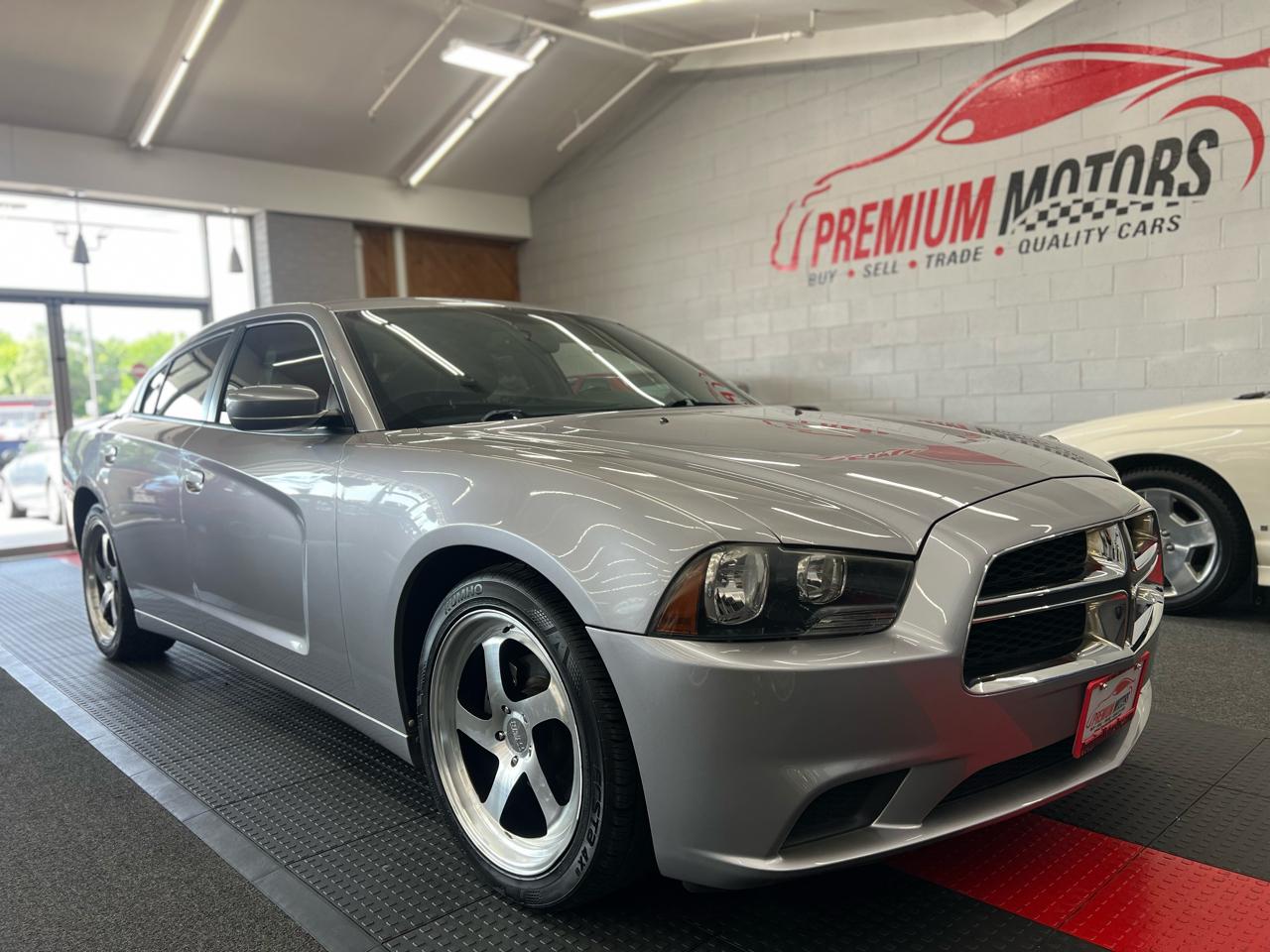 Dodge Charger SE 2014