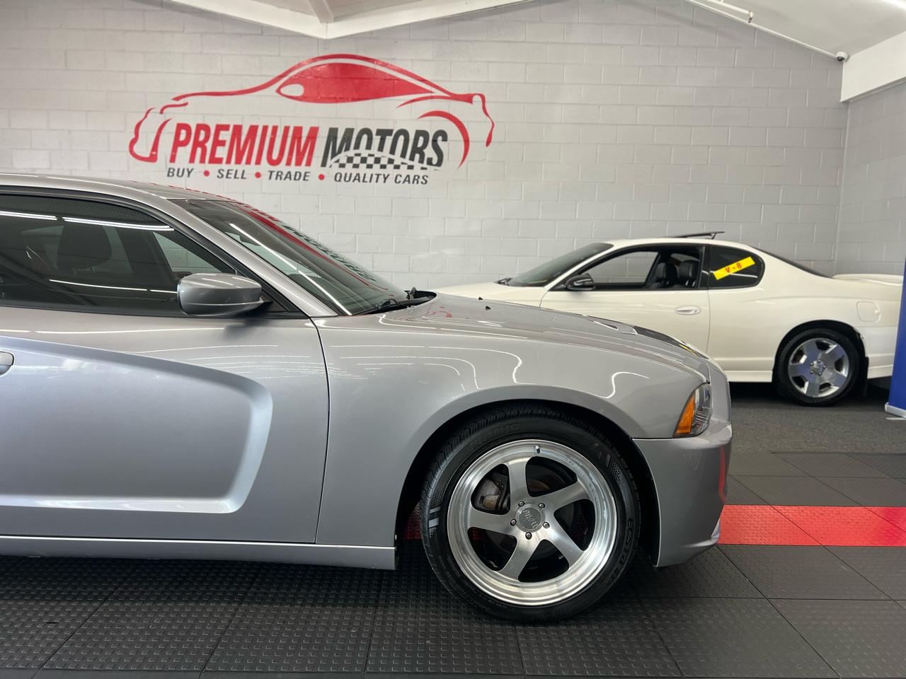 Dodge Charger SE 2014