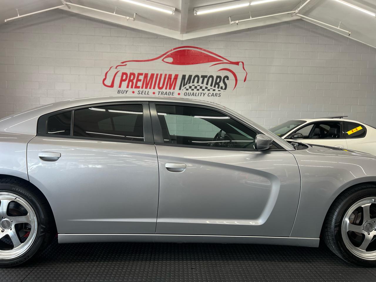 Dodge Charger SE 2014