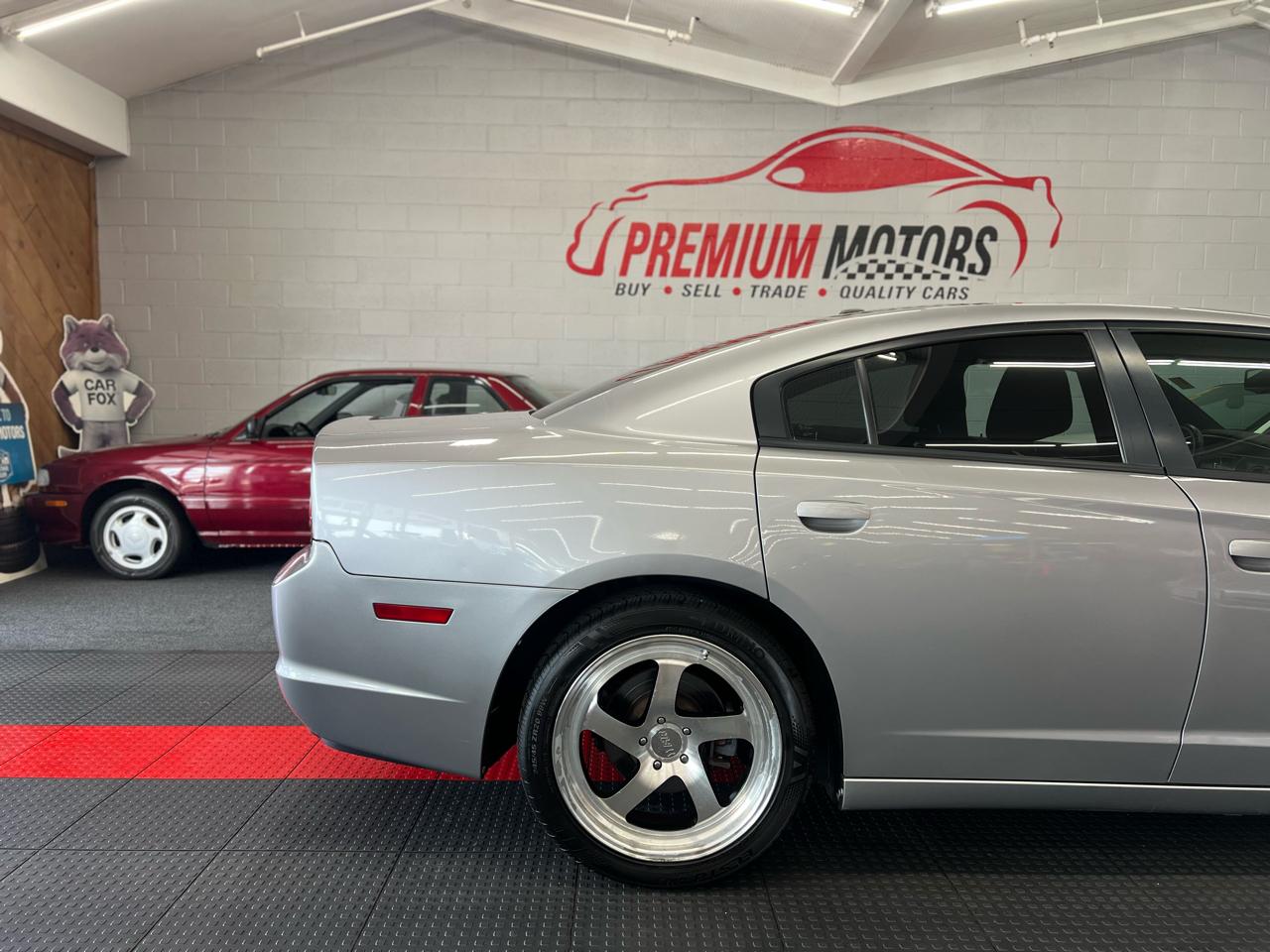 Dodge Charger SE 2014