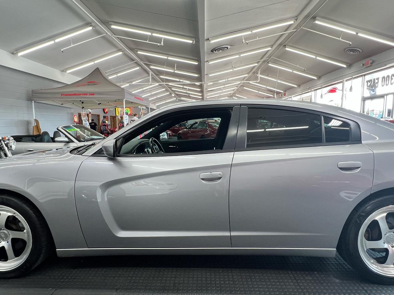 Dodge Charger SE 2014