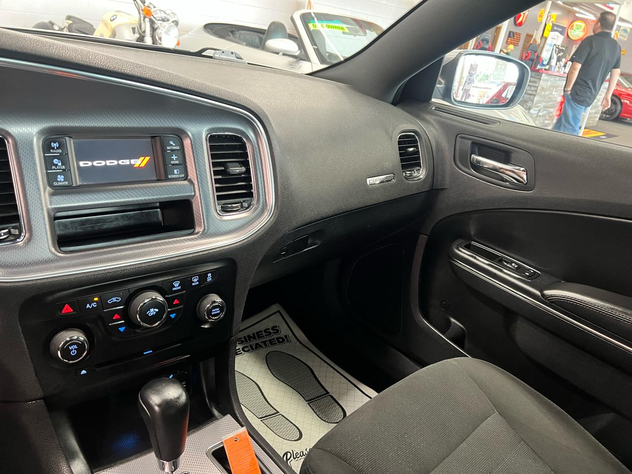 Dodge Charger SE 2014