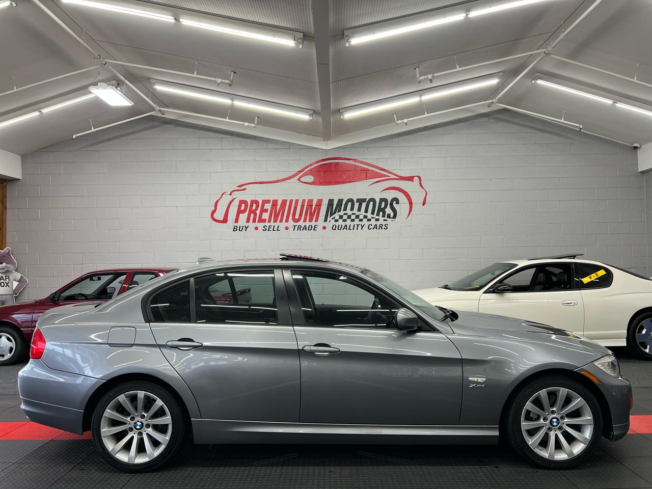 BMW 3-Series  2011
