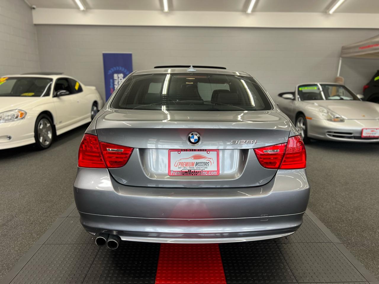 BMW 3-Series  2011