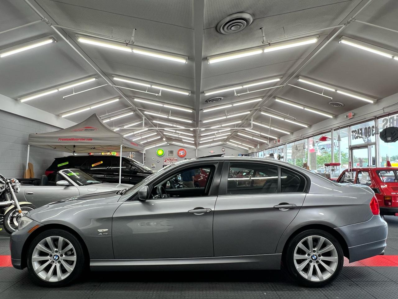 BMW 3-Series  2011