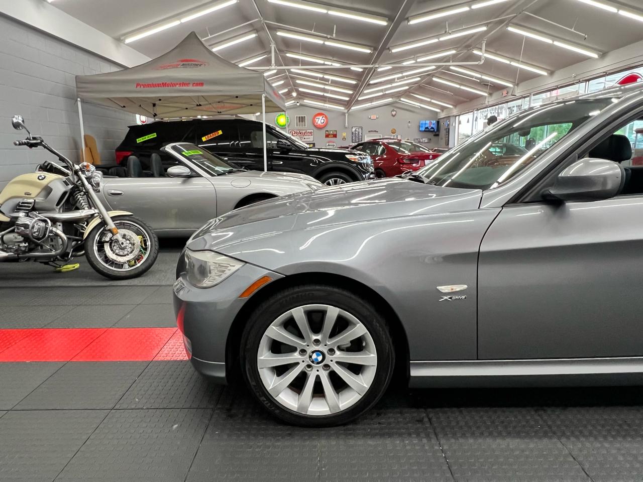 BMW 3-Series  2011
