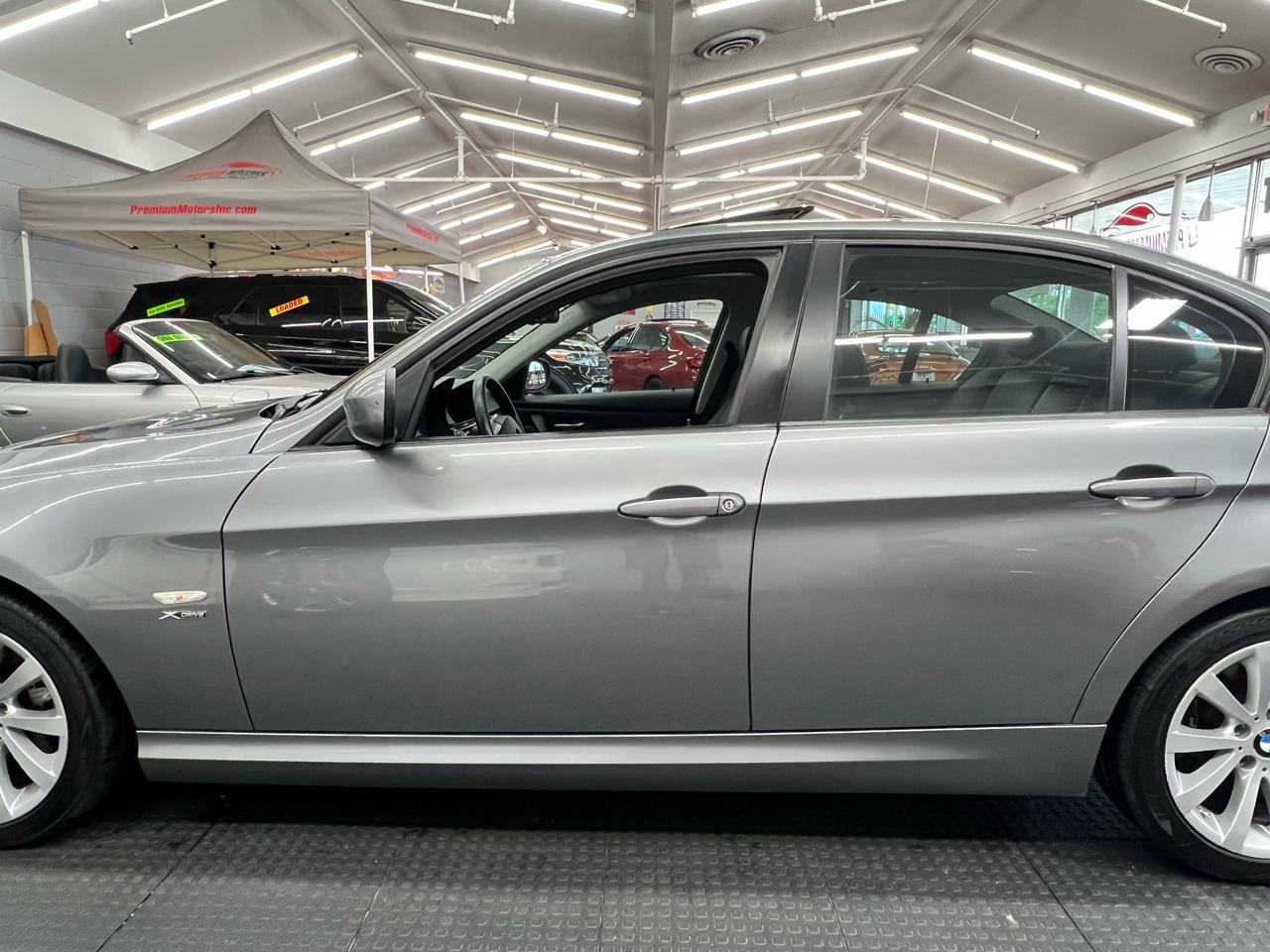BMW 3-Series  2011