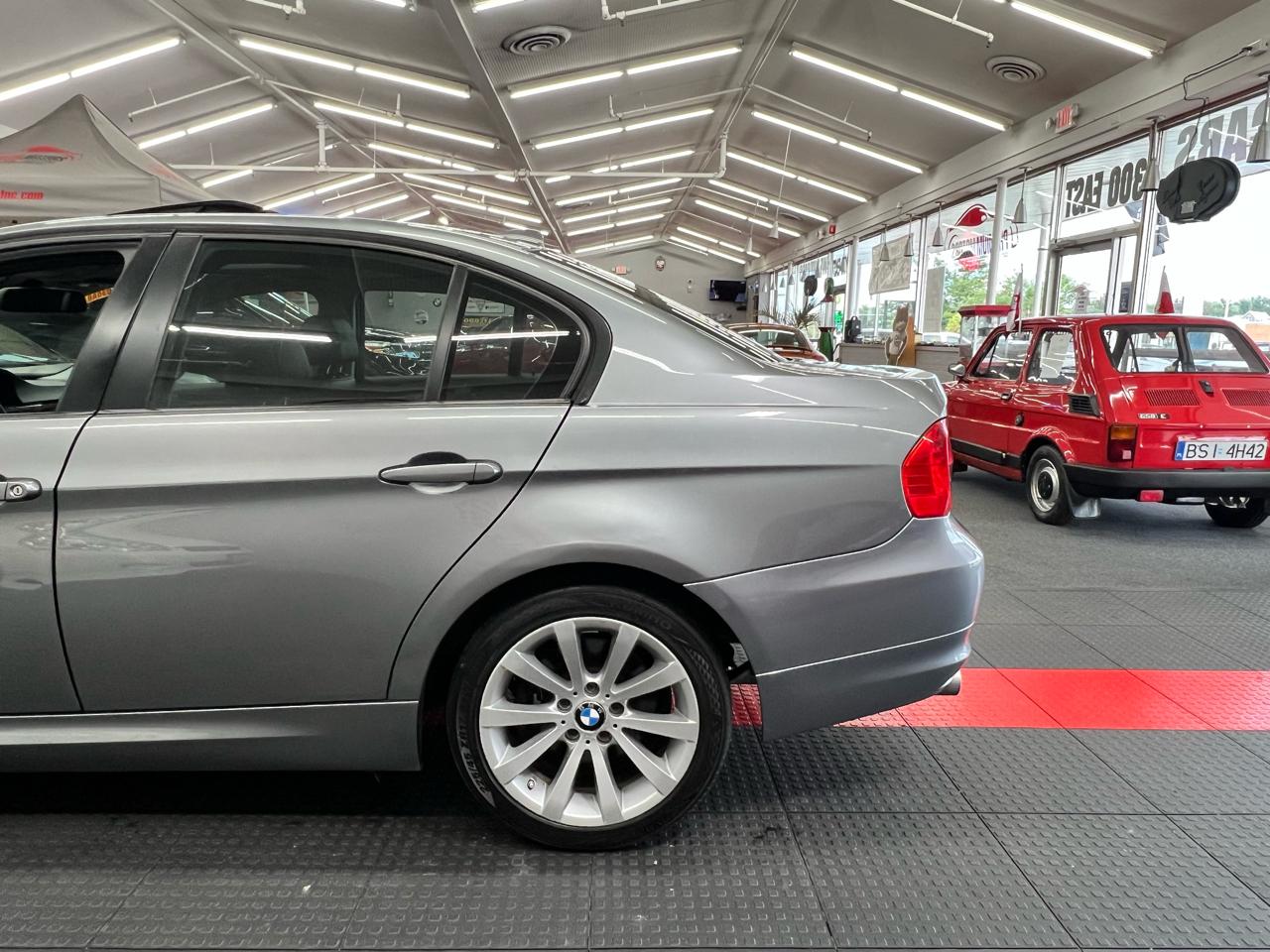 BMW 3-Series  2011
