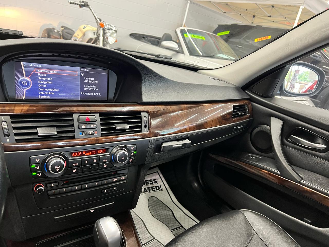 BMW 3-Series  2011