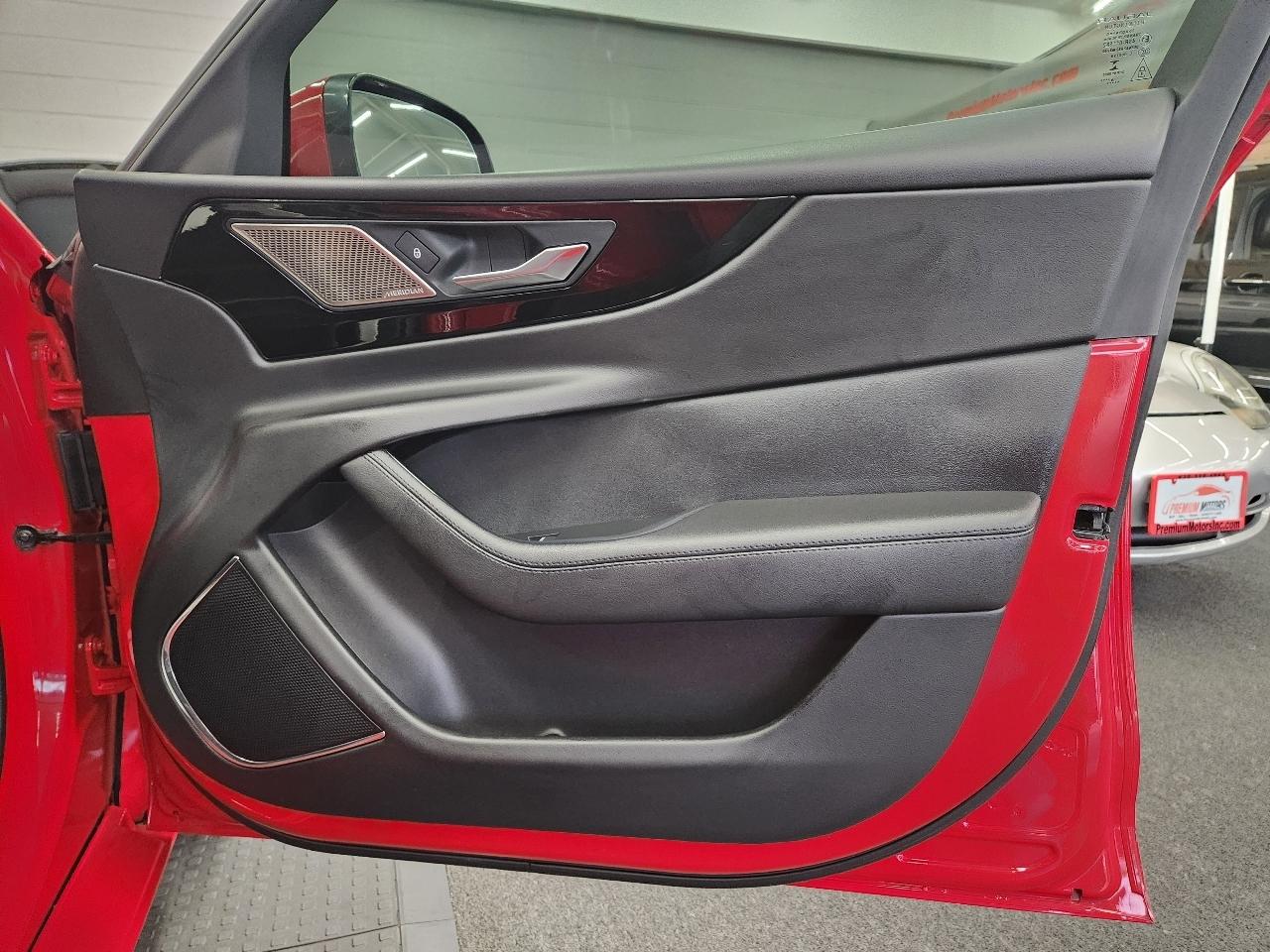 Jaguar XE S 2020