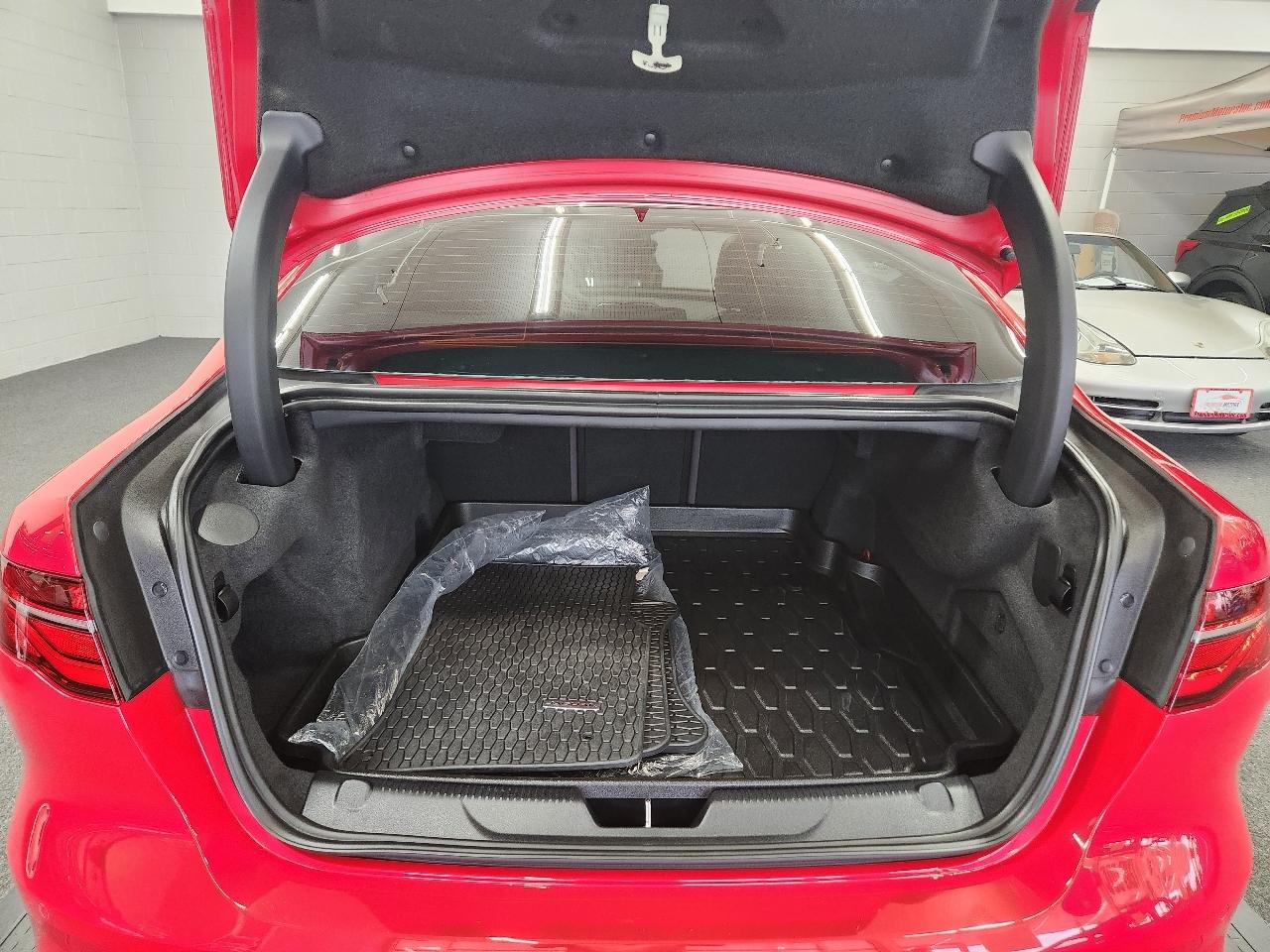Jaguar XE S 2020