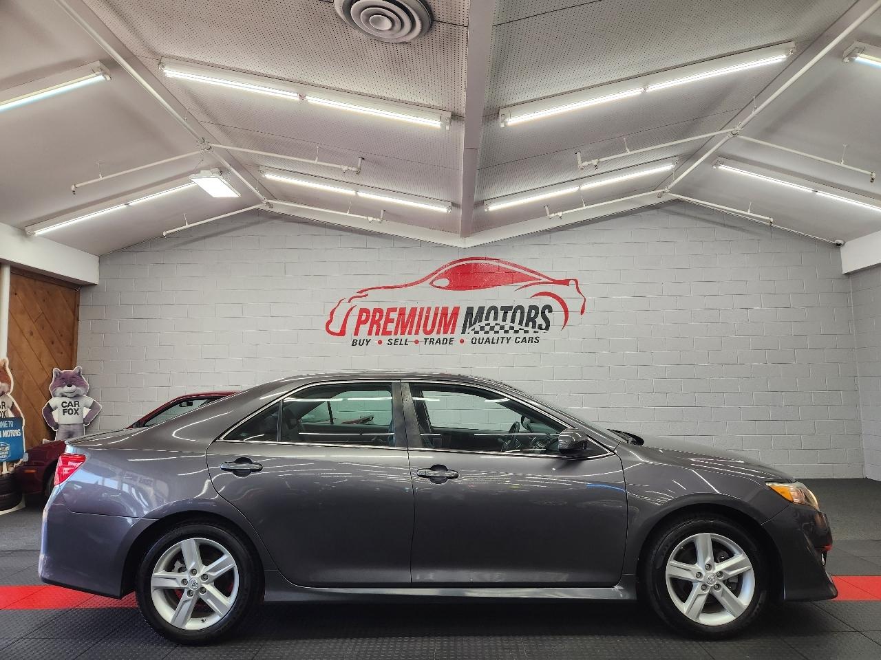 Toyota Camry SE 2014
