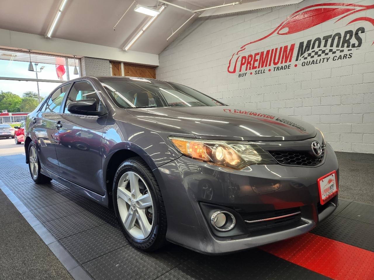 Toyota Camry SE 2014