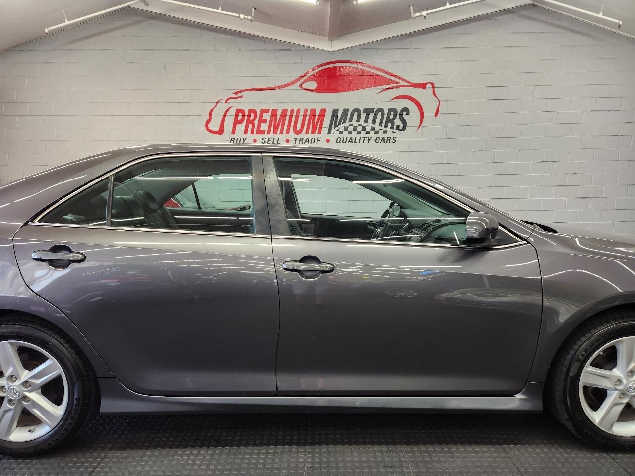 Toyota Camry SE 2014