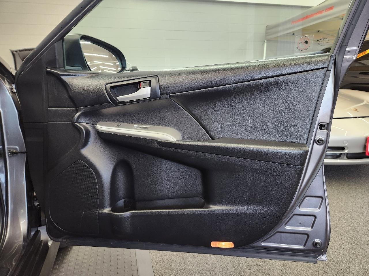 Toyota Camry SE 2014