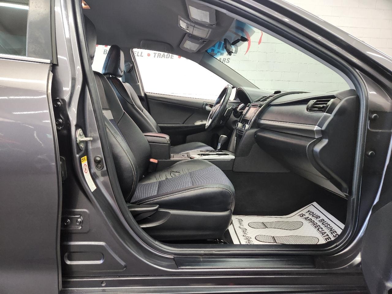 Toyota Camry SE 2014