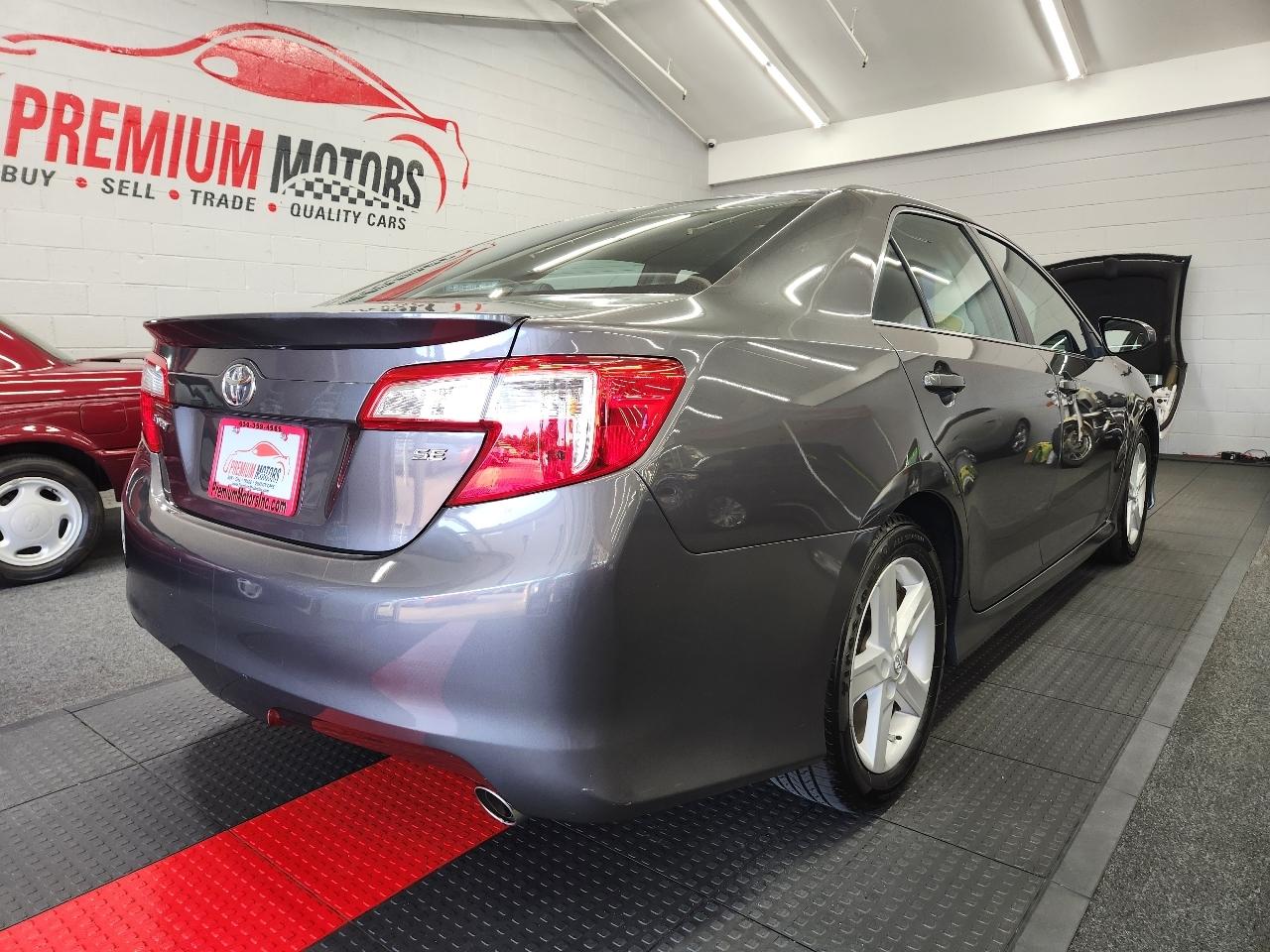 Toyota Camry SE 2014