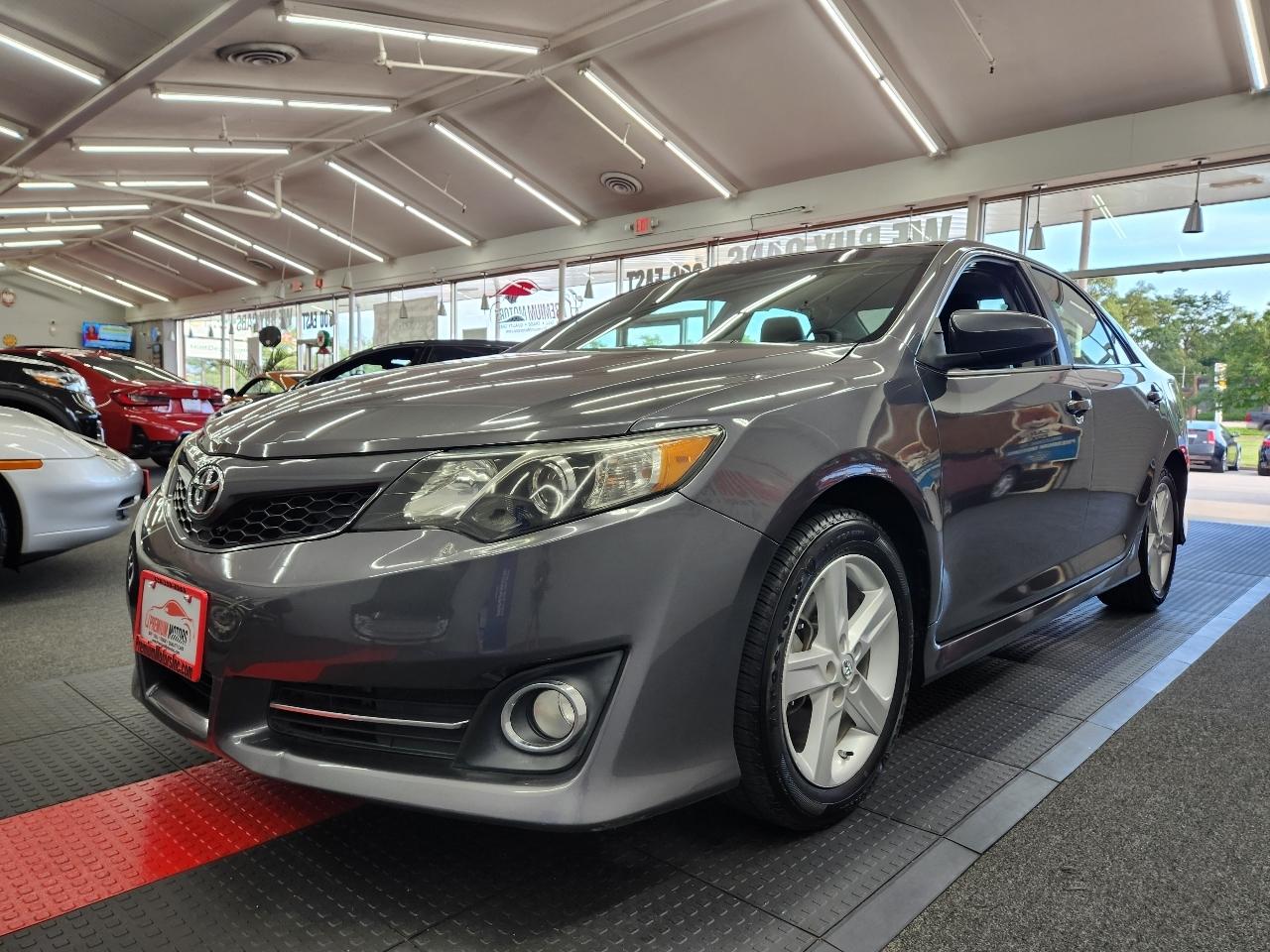 Toyota Camry SE 2014