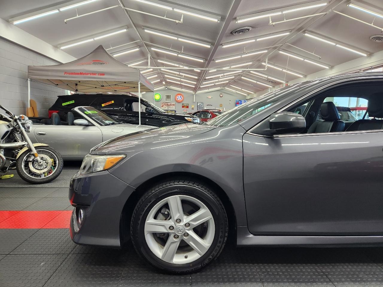 Toyota Camry SE 2014