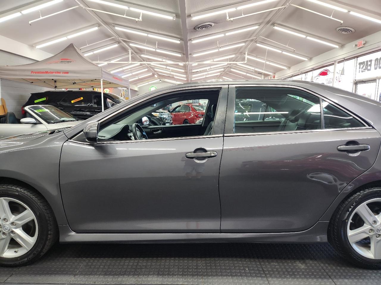Toyota Camry SE 2014
