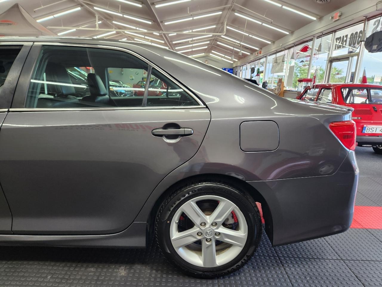 Toyota Camry SE 2014