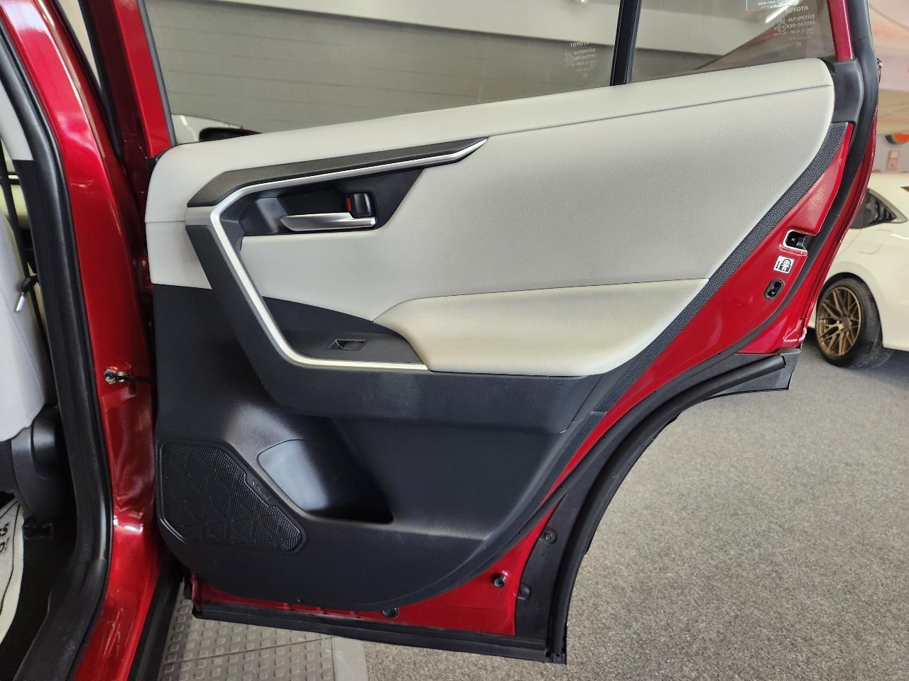 Toyota RAV4 XLE 2019