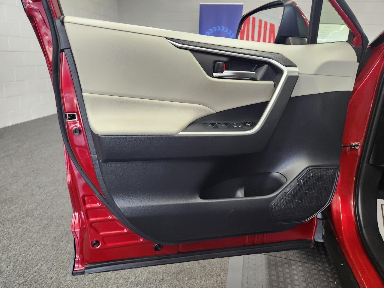 Toyota RAV4 XLE 2019