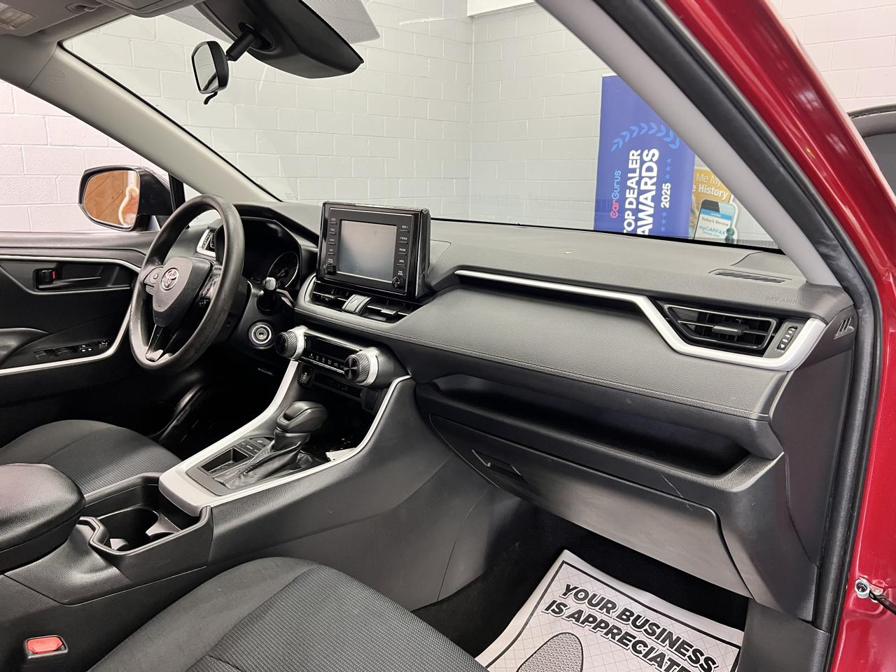 Toyota RAV4 LE 2019