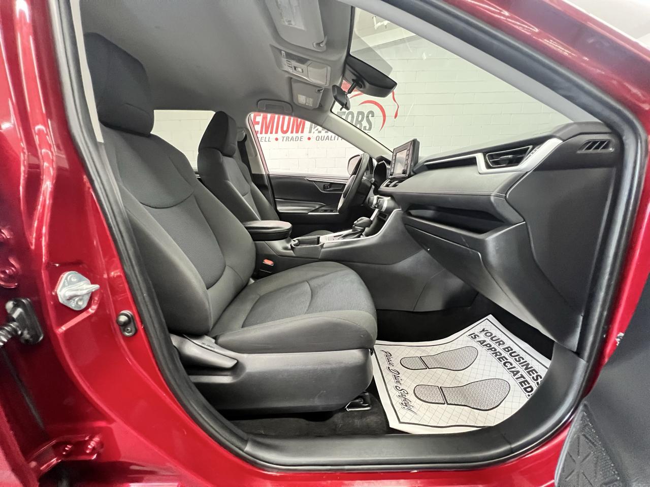 Toyota RAV4 LE 2019
