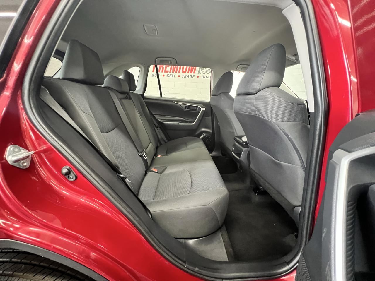 Toyota RAV4 LE 2019